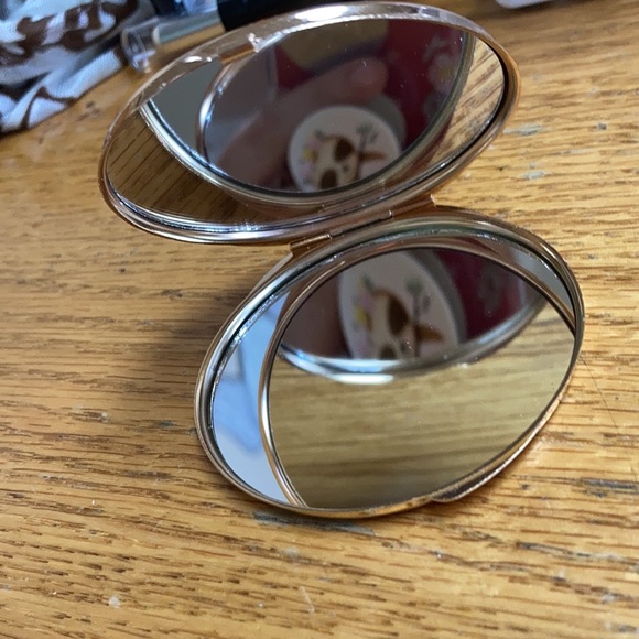 Compact mirror - Picture 2 of 3